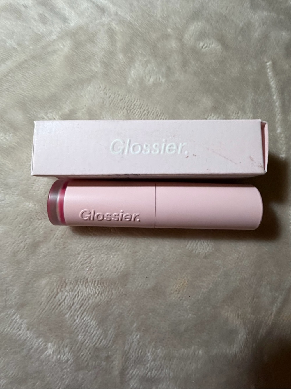 Glossier Ultralip High-Shine Lipstick – Portrait